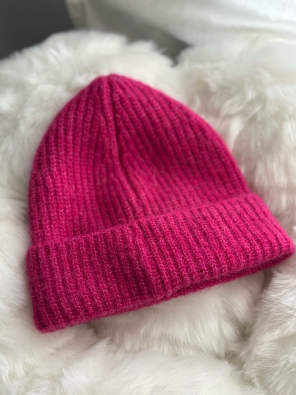 Sezane Paul Beanie in Raspberry - Picture 3 of 8